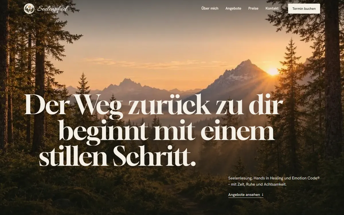 Entwurf 1 für Seelenpfad: Bergwald im Morgenlicht, große helle Serifenschrift